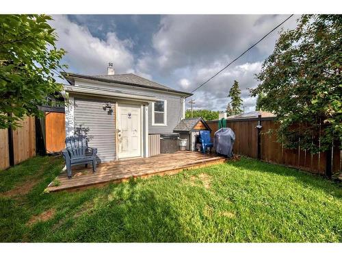 208 16 Street Nw, Calgary, AB - Outdoor With Exterior