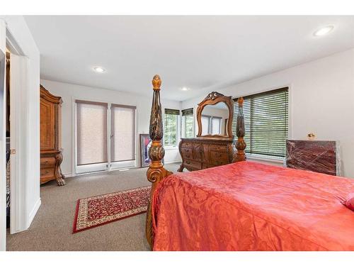 16-31222 Rge Rd 20A, Rural Mountain View County, AB - Indoor Photo Showing Bedroom