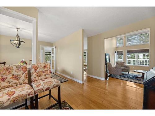 16-31222 Rge Rd 20A, Rural Mountain View County, AB - Indoor Photo Showing Living Room