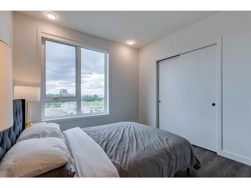 431-3932 University Avenue Nw, Calgary, AB - Indoor Photo Showing Bedroom