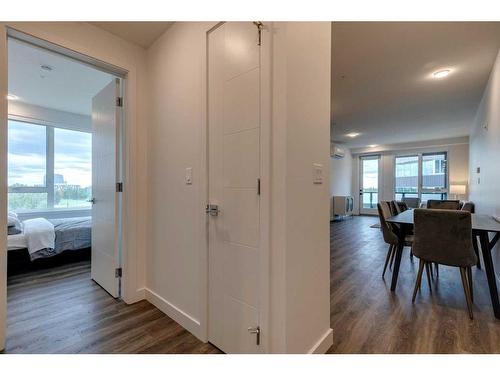 431-3932 University Avenue Nw, Calgary, AB - Indoor Photo Showing Dining Room