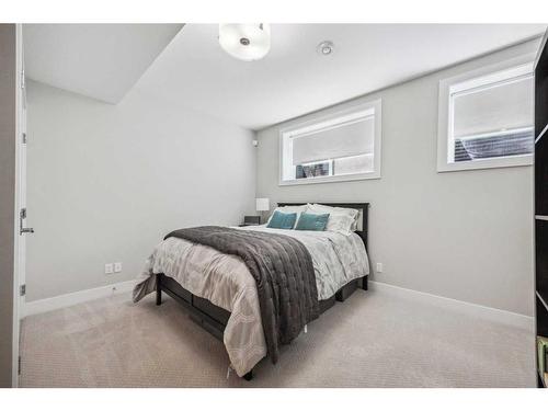 2050 49 Avenue Sw, Calgary, AB - Indoor Photo Showing Bedroom