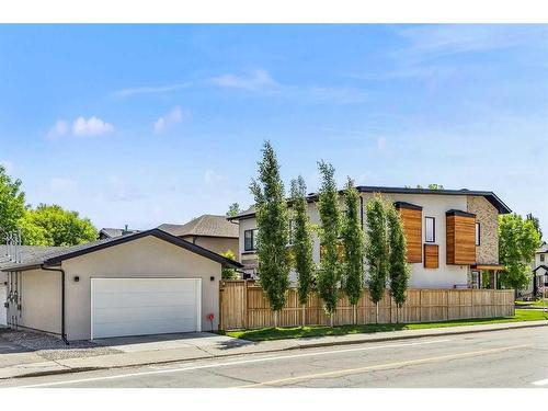 2050 49 Avenue Sw, Calgary, AB - Outdoor