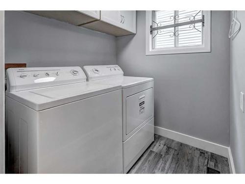 3 Scenic Glen Gate Nw, Calgary, AB - Indoor Photo Showing Laundry Room