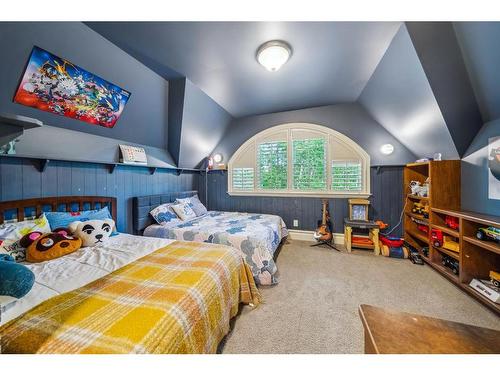 268 Snowberry Circle, Rural Rocky View County, AB - Indoor Photo Showing Bedroom