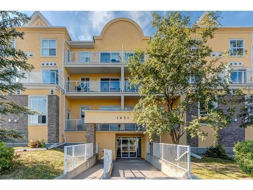 306-1631 28 Avenue Sw, Calgary, AB - Outdoor With Balcony With Facade