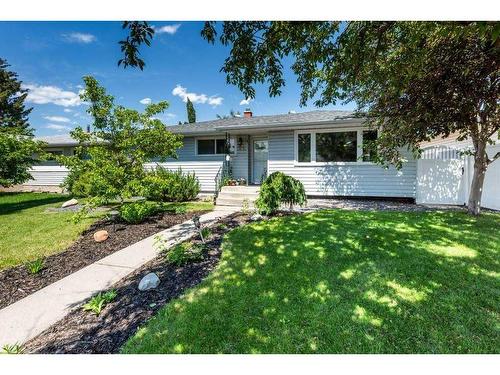 24 Foxwell Road Se, Calgary, AB - Outdoor