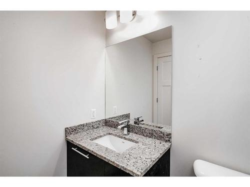 406-3410 20 Street Sw, Calgary, AB - Indoor Photo Showing Bathroom