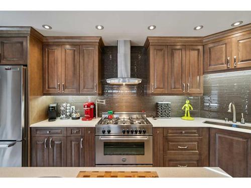 609 54 Avenue Sw, Calgary, AB - Indoor Photo Showing Kitchen With Stainless Steel Kitchen With Upgraded Kitchen