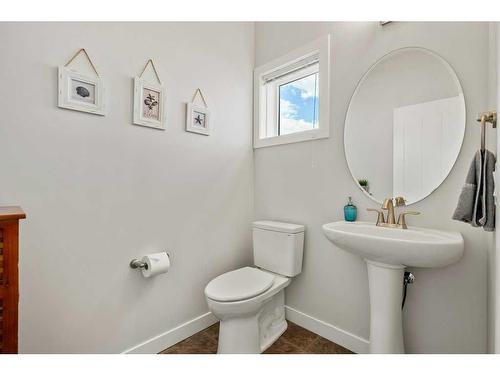 130 Reunion Landing Nw, Airdrie, AB - Indoor Photo Showing Bathroom