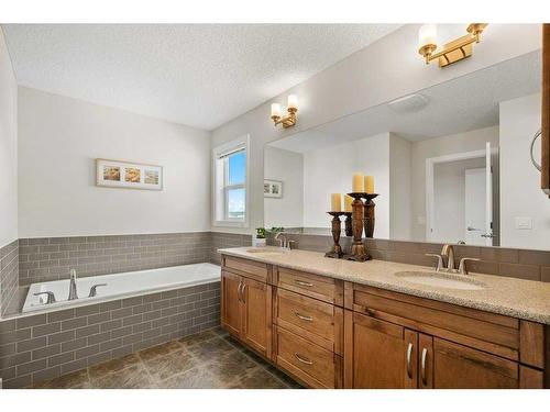 130 Reunion Landing Nw, Airdrie, AB - Indoor Photo Showing Bathroom