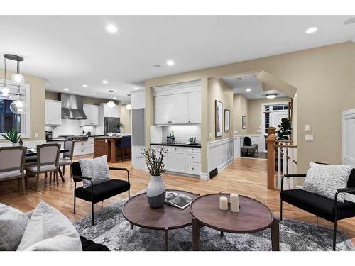 4008 15 Street Sw, Calgary, AB - Indoor Photo Showing Living Room