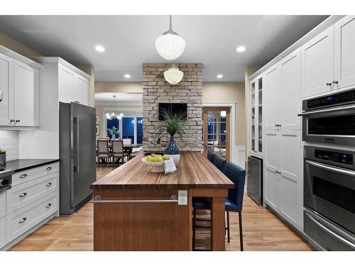 4008 15 Street Sw, Calgary, AB - Indoor Photo Showing Kitchen With Upgraded Kitchen