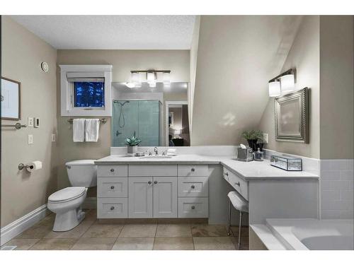 4008 15 Street Sw, Calgary, AB - Indoor Photo Showing Bathroom