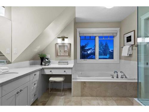 4008 15 Street Sw, Calgary, AB - Indoor Photo Showing Bathroom
