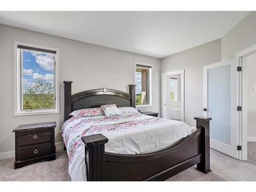 254141 Range Road 274, Rural Rocky View County, AB - Indoor Photo Showing Bedroom