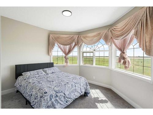 254141 Range Road 274, Rural Rocky View County, AB - Indoor Photo Showing Bedroom