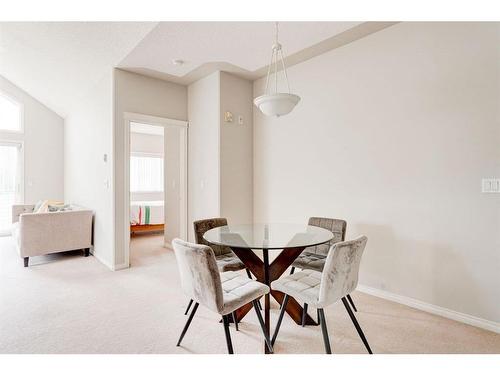 2312-7451 Springbank Boulevard Sw, Calgary, AB - Indoor Photo Showing Dining Room