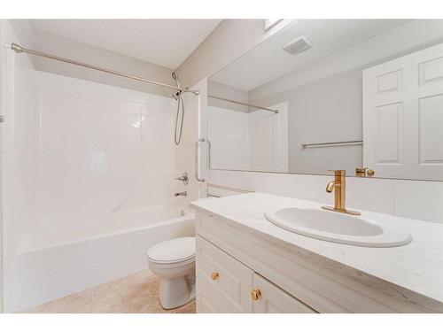 2312-7451 Springbank Boulevard Sw, Calgary, AB - Indoor Photo Showing Bathroom