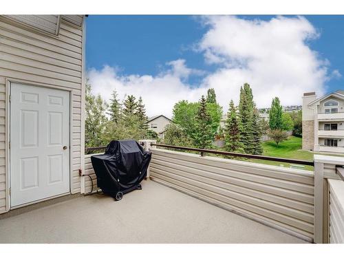 2312-7451 Springbank Boulevard Sw, Calgary, AB - Outdoor With Exterior