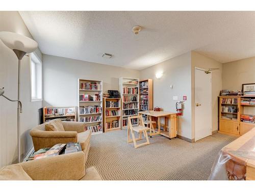 2312-7451 Springbank Boulevard Sw, Calgary, AB - Indoor