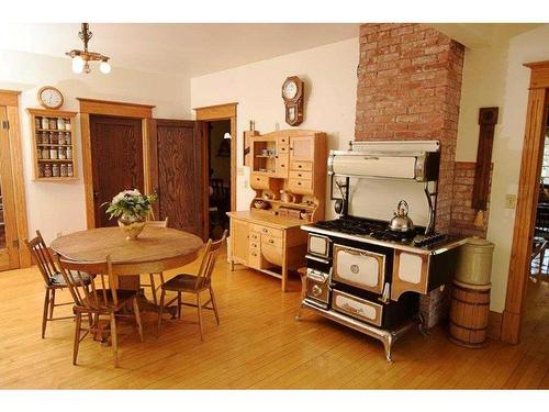 242030 Range Road 235, Rural Wheatland County, AB - Indoor Photo Showing Dining Room