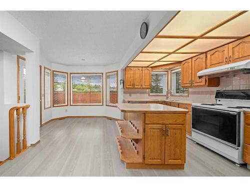 91 Macewan Meadow Way Nw, Calgary, AB - Indoor Photo Showing Kitchen