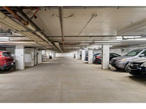 2113-16969 24 Street Sw, Calgary, AB - Indoor Photo Showing Garage