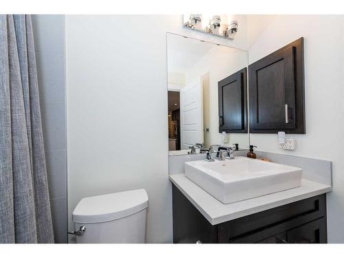 202-3320 3 Avenue Nw, Calgary, AB - Indoor Photo Showing Bathroom