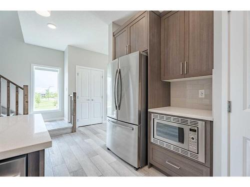 280 Lucas Boulevard Nw, Calgary, AB - Indoor Photo Showing Kitchen