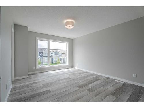280 Lucas Boulevard Nw, Calgary, AB - Indoor Photo Showing Other Room