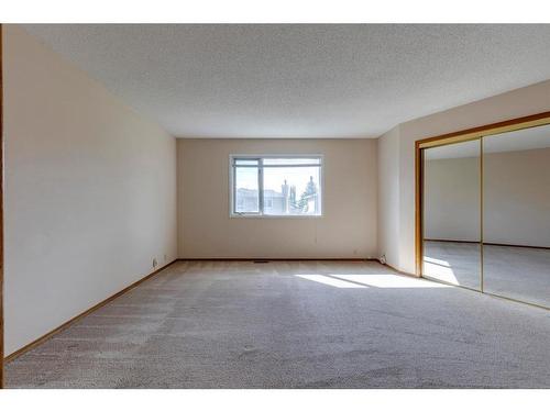 17 Sundown Close Se, Calgary, AB - Indoor Photo Showing Other Room