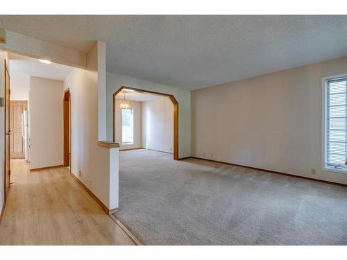 17 Sundown Close Se, Calgary, AB - Indoor Photo Showing Other Room