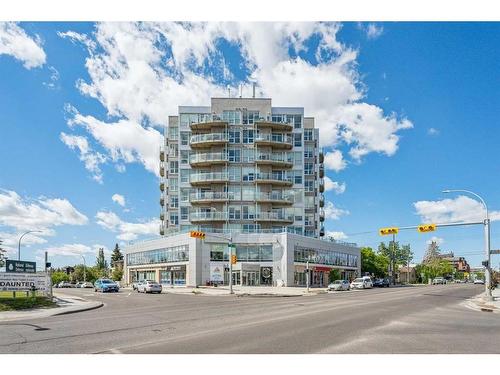 808-2505 17 Avenue Sw, Calgary, AB - Outdoor