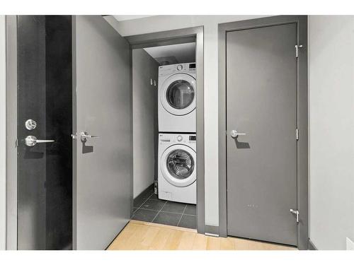 1108-888 4 Avenue Sw, Calgary, AB - Indoor Photo Showing Laundry Room