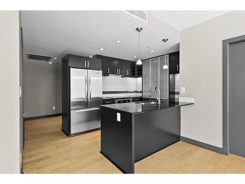 1108-888 4 Avenue Sw, Calgary, AB - Indoor Photo Showing Kitchen With Stainless Steel Kitchen With Upgraded Kitchen