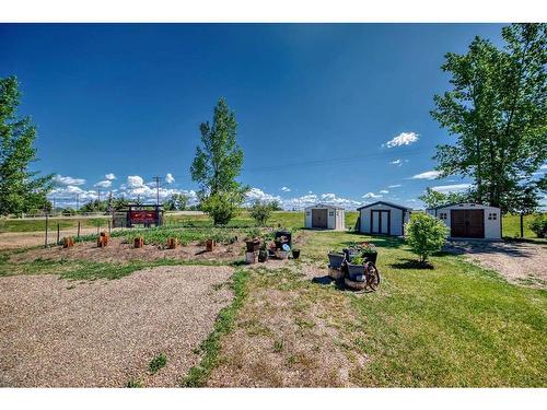 17 & 18 Roseglen Drive, Rosemary, AB - Outdoor