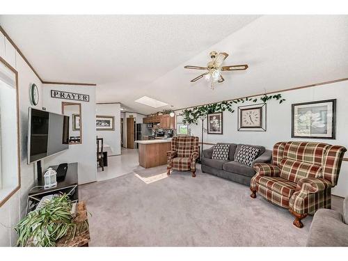 17 & 18 Roseglen Drive, Rosemary, AB - Indoor Photo Showing Living Room