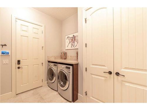 214 Artesia Gate, Heritage Pointe, AB - Indoor Photo Showing Laundry Room