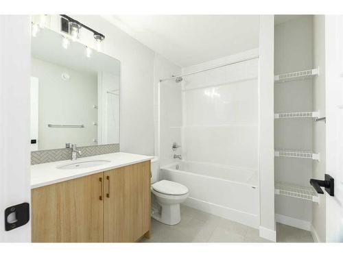 138 Belmont Passage Sw, Calgary, AB - Indoor Photo Showing Bathroom