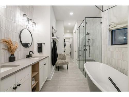 141 Walgrove Terrace Se, Calgary, AB - Indoor Photo Showing Bathroom