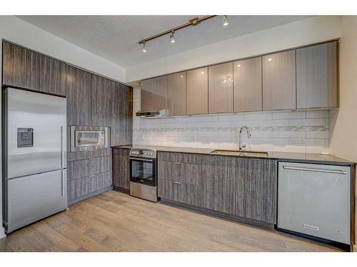 1609-930 6 Avenue Sw, Calgary, AB - Indoor Photo Showing Kitchen