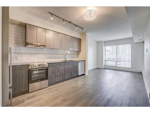 1609-930 6 Avenue Sw, Calgary, AB - Indoor Photo Showing Kitchen