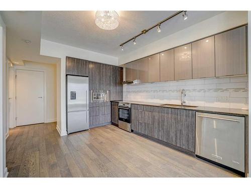 1609-930 6 Avenue Sw, Calgary, AB - Indoor Photo Showing Kitchen