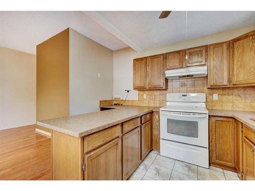 1511 22 Avenue Nw, Calgary, AB - Indoor Photo Showing Kitchen