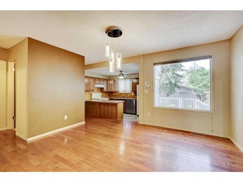 1511 22 Avenue Nw, Calgary, AB - Indoor Photo Showing Kitchen