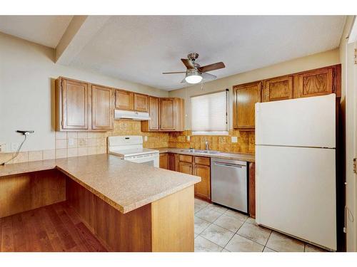 1511 22 Avenue Nw, Calgary, AB - Indoor Photo Showing Kitchen