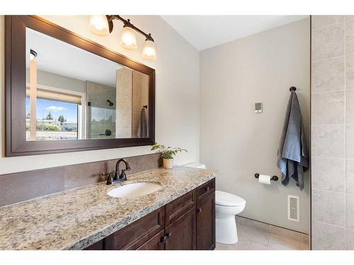 626 Hidden Vale Place Nw, Calgary, AB - Indoor Photo Showing Bathroom