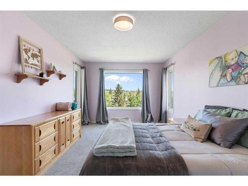 626 Hidden Vale Place Nw, Calgary, AB - Indoor Photo Showing Bedroom