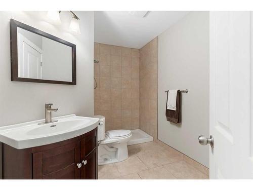 626 Hidden Vale Place Nw, Calgary, AB - Indoor Photo Showing Bathroom